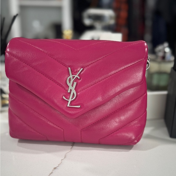 Yves Saint Laurent Toy Loulou - Picture 1 of 8